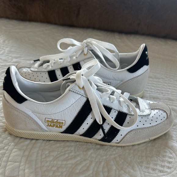 Adidas Classic Japan White and Black Trainers women’s - Picture 2 of 5